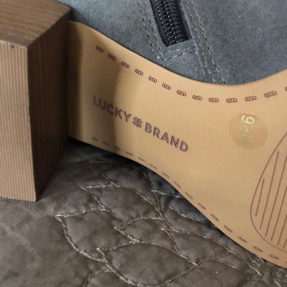 Lucky Brand ankle booties - Picture 5 of 6